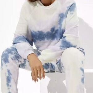 American Eagle Oversized Relaxed Fit Tie Dye Crewneck Soft Sweatshirt